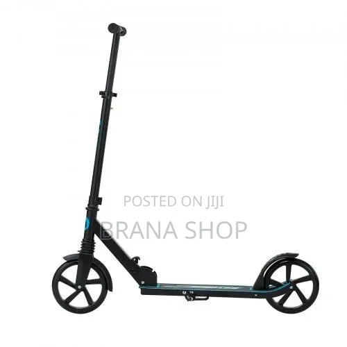 Rugged Black Outdoor Cruiser Kick Scooter – Durable Design 
