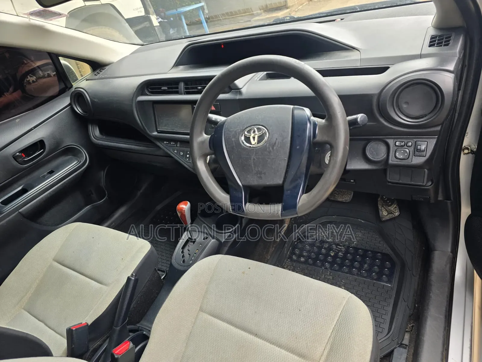 Toyota Aqua 2016 Silver