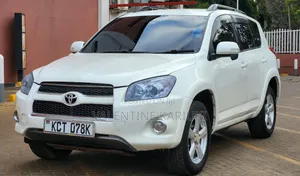 Toyota RAV4 2011 Pearl
