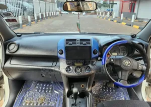 Toyota RAV4 2011 Pearl