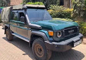 Toyota Land Cruiser 79 Series 2014 Green