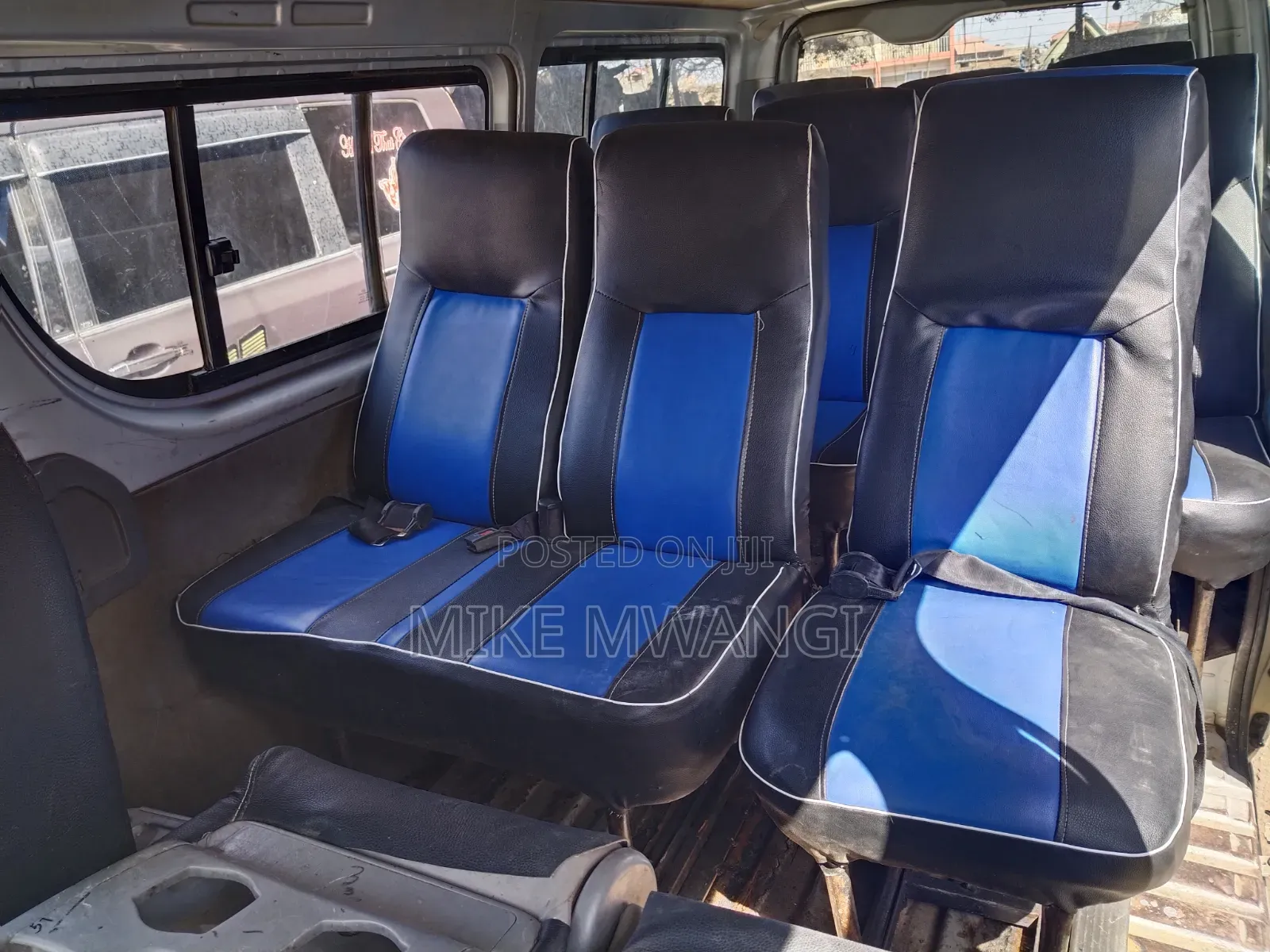 Toyota HiAce 2010 Silver