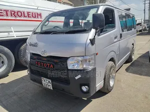 Toyota HiAce 2010 Silver