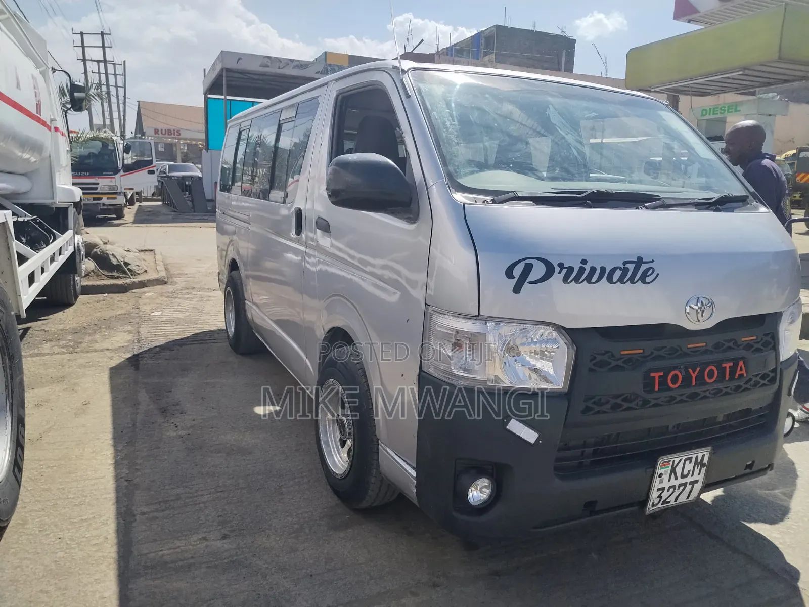 Toyota HiAce 2010 Silver
