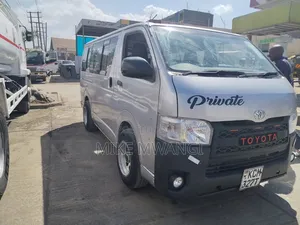 Toyota HiAce 2010 Silver