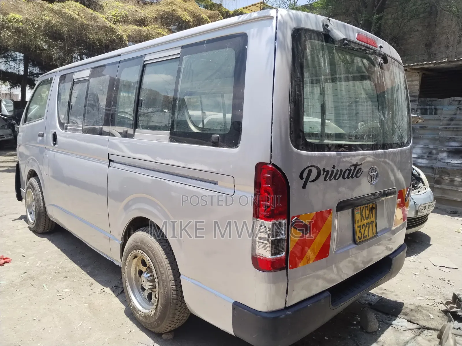 Toyota HiAce 2010 Silver