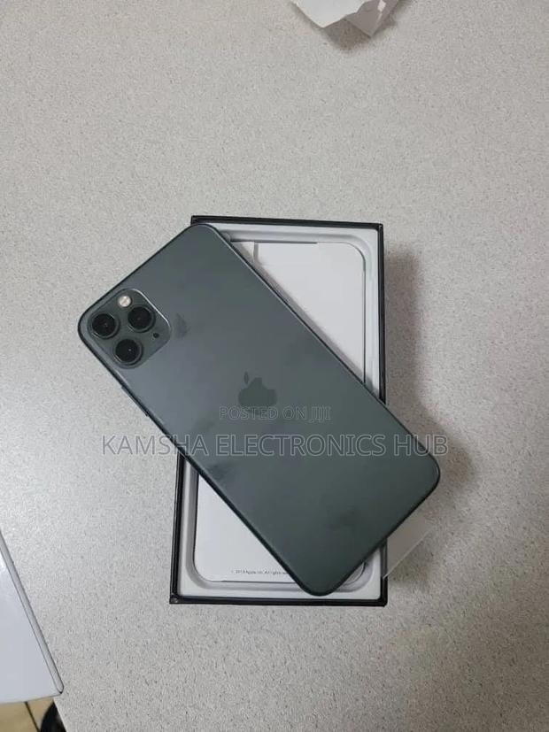 Apple iPhone 11 Pro Max 512 GB Gray - main view