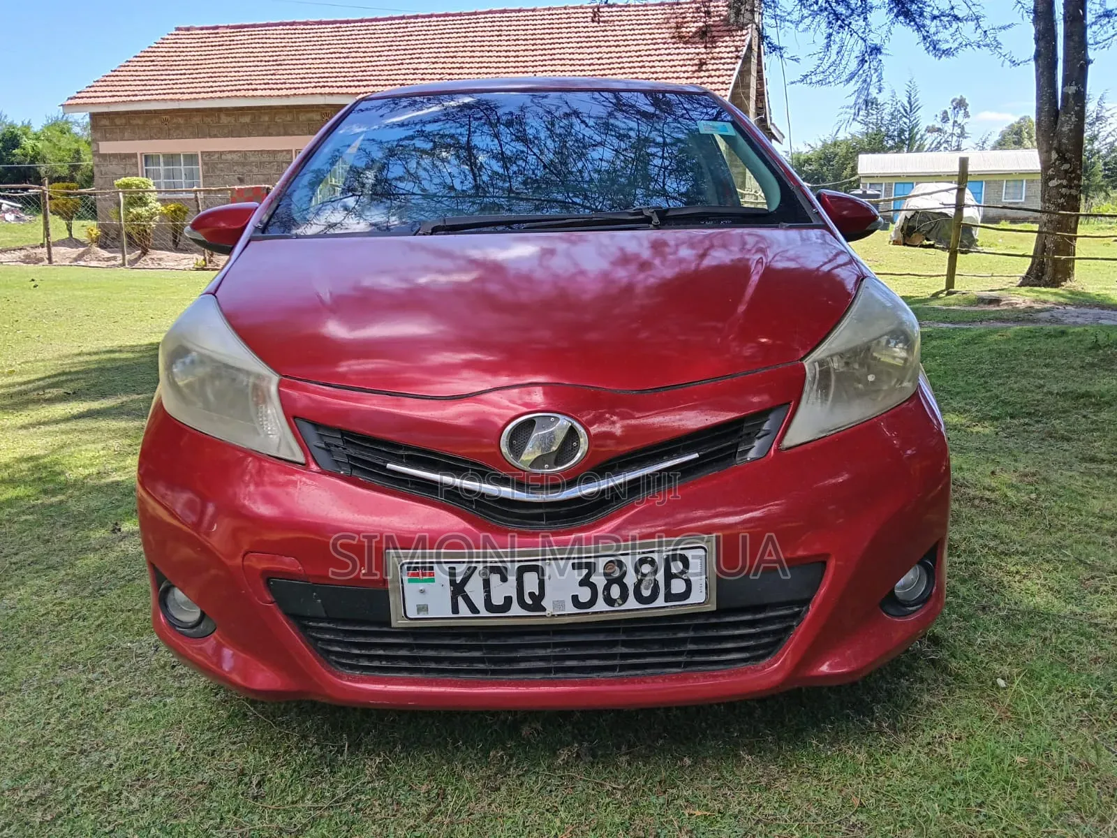 Toyota Vitz 2013 Red