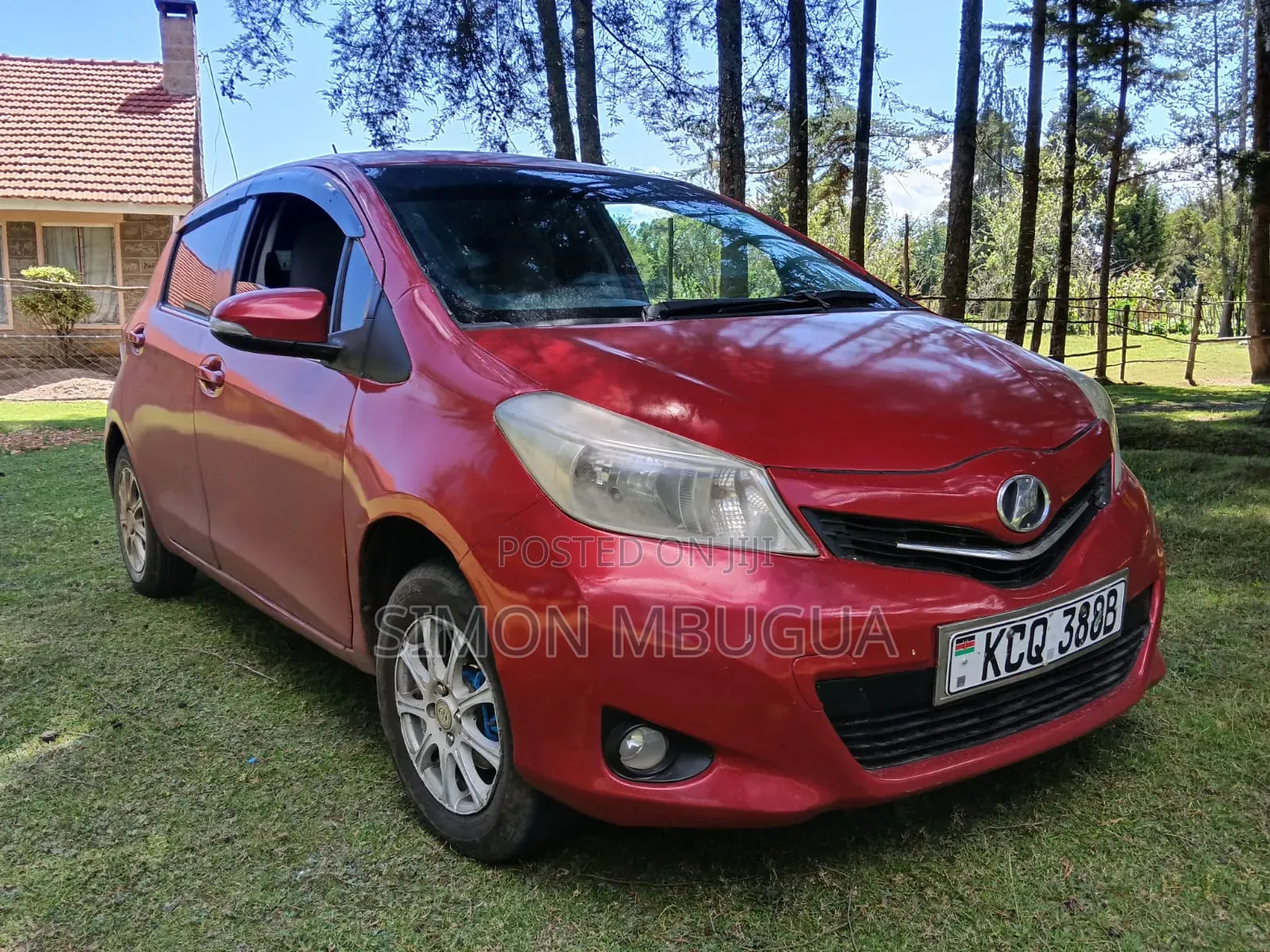 Toyota Vitz 2013 Red