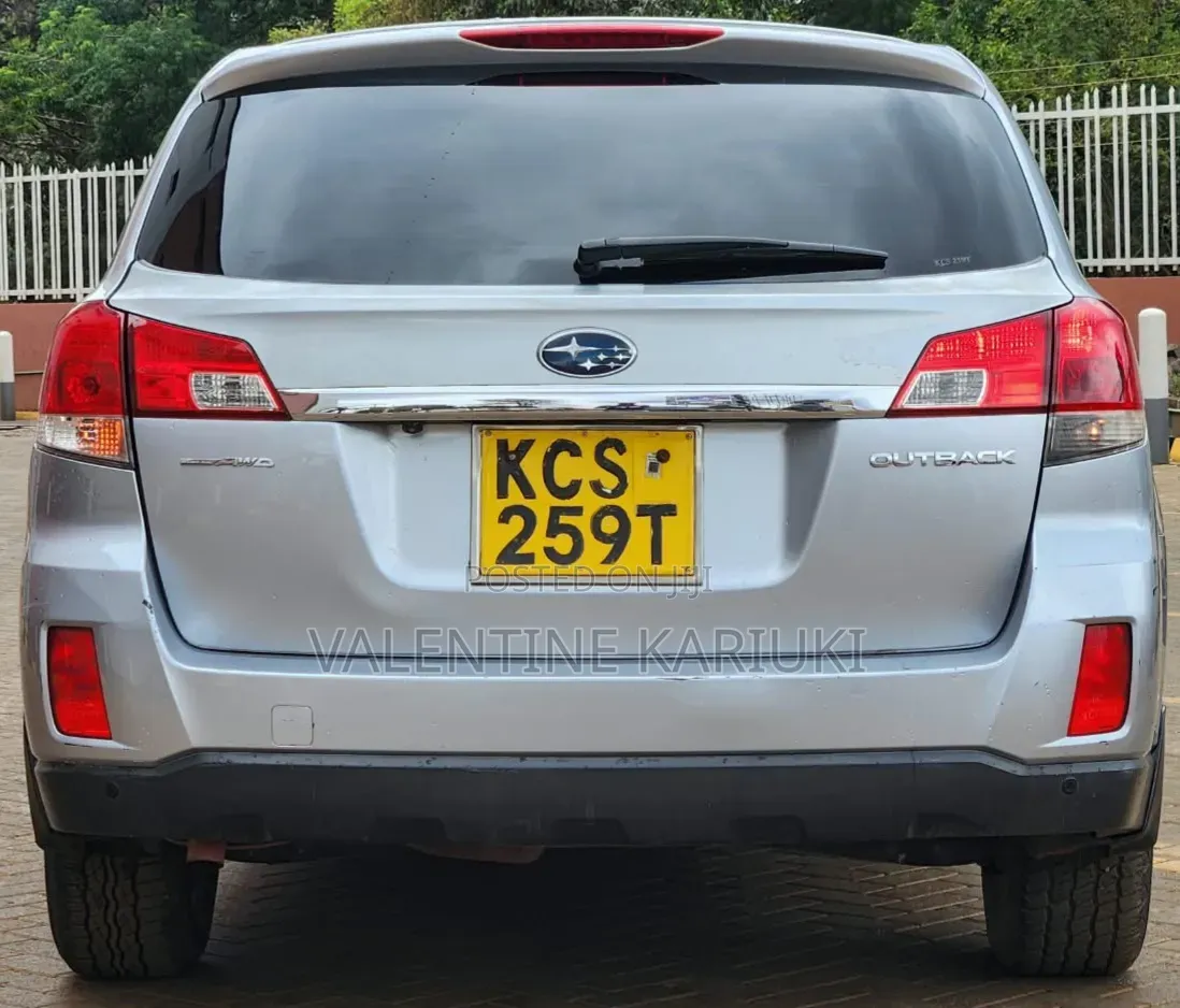 Subaru Outback 2012 Silver