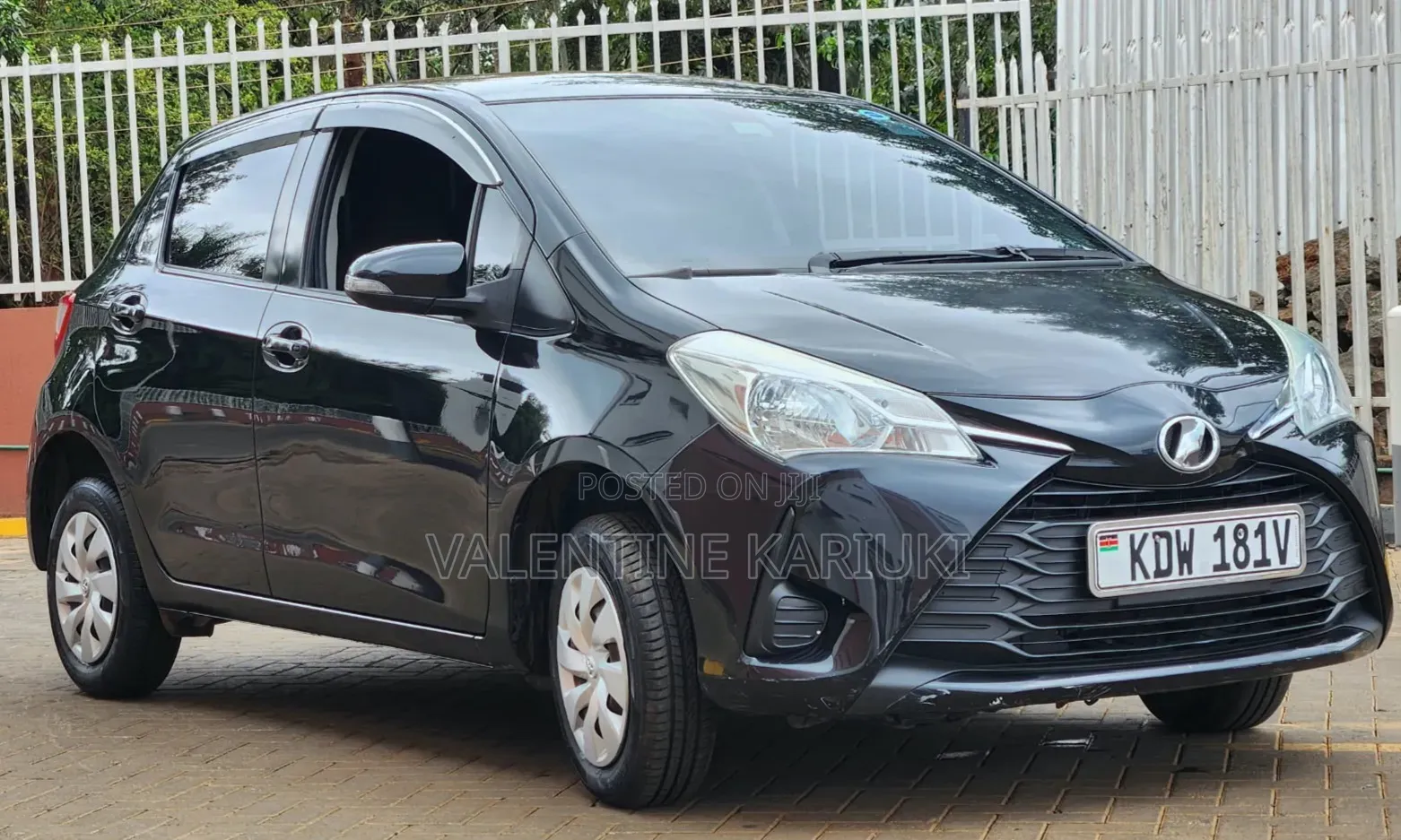 Toyota Vitz 1.0 FWD 5dr 2018 Black