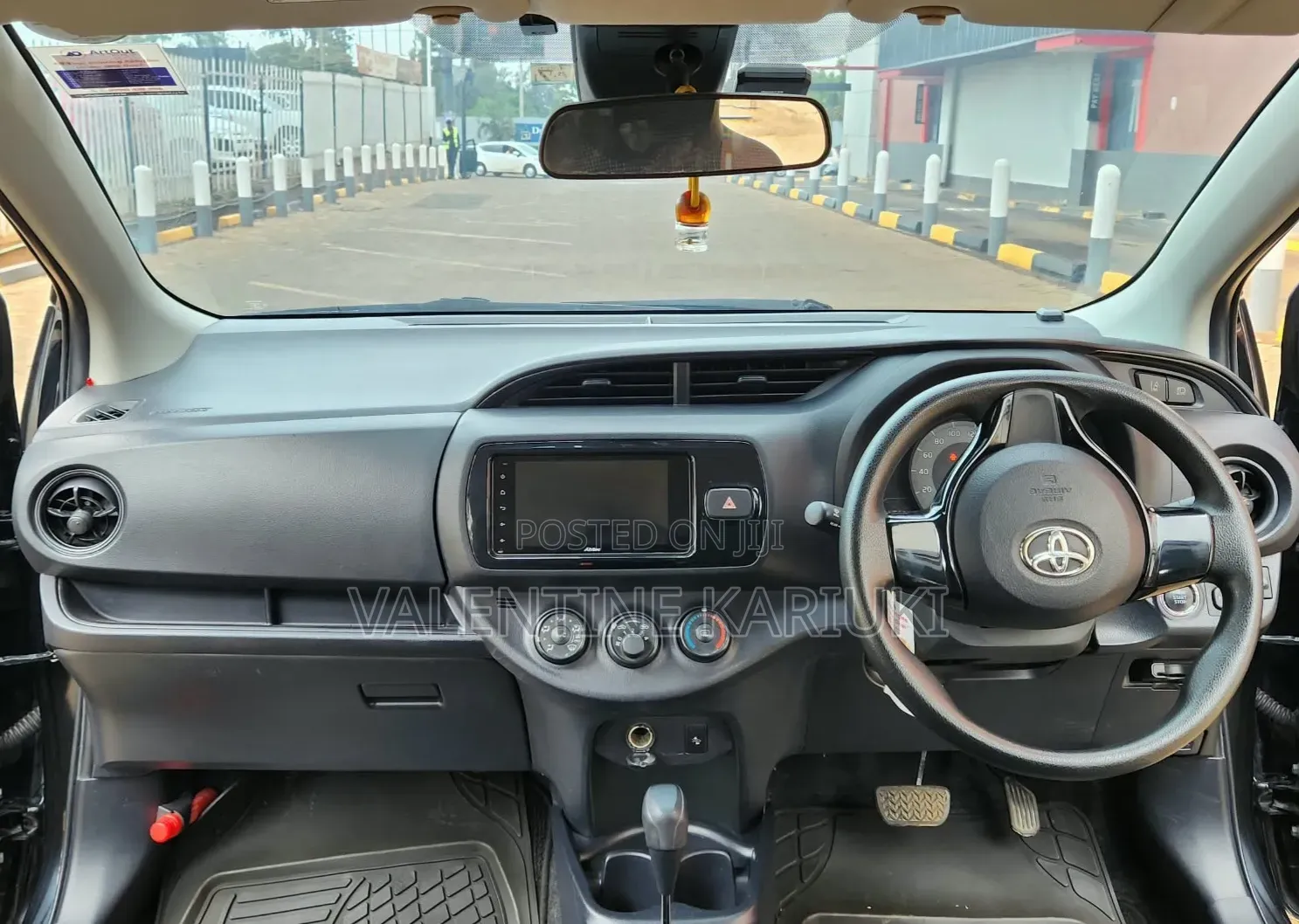 Toyota Vitz 1.0 FWD 5dr 2018 Black