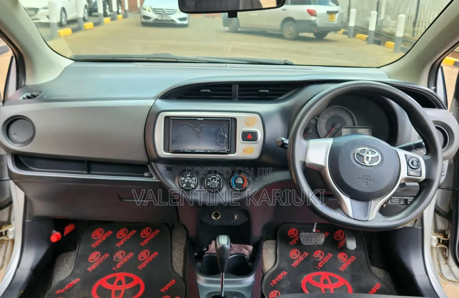 Toyota Vitz 1.3 FWD 5dr 2015 Silver