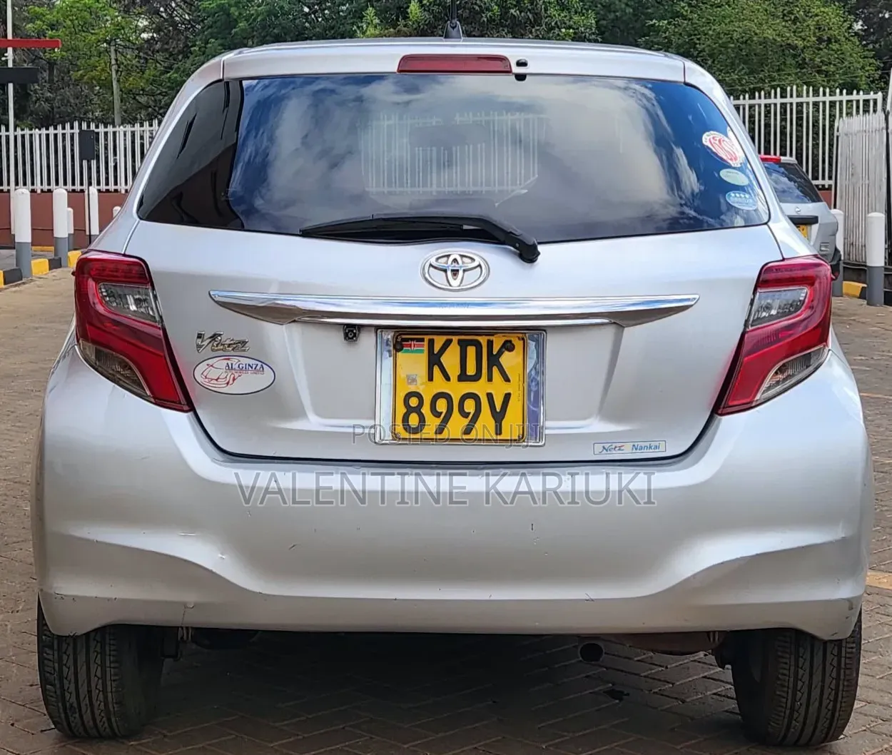 Toyota Vitz 1.3 FWD 5dr 2015 Silver