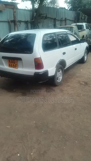 Toyota Corolla 1997 White