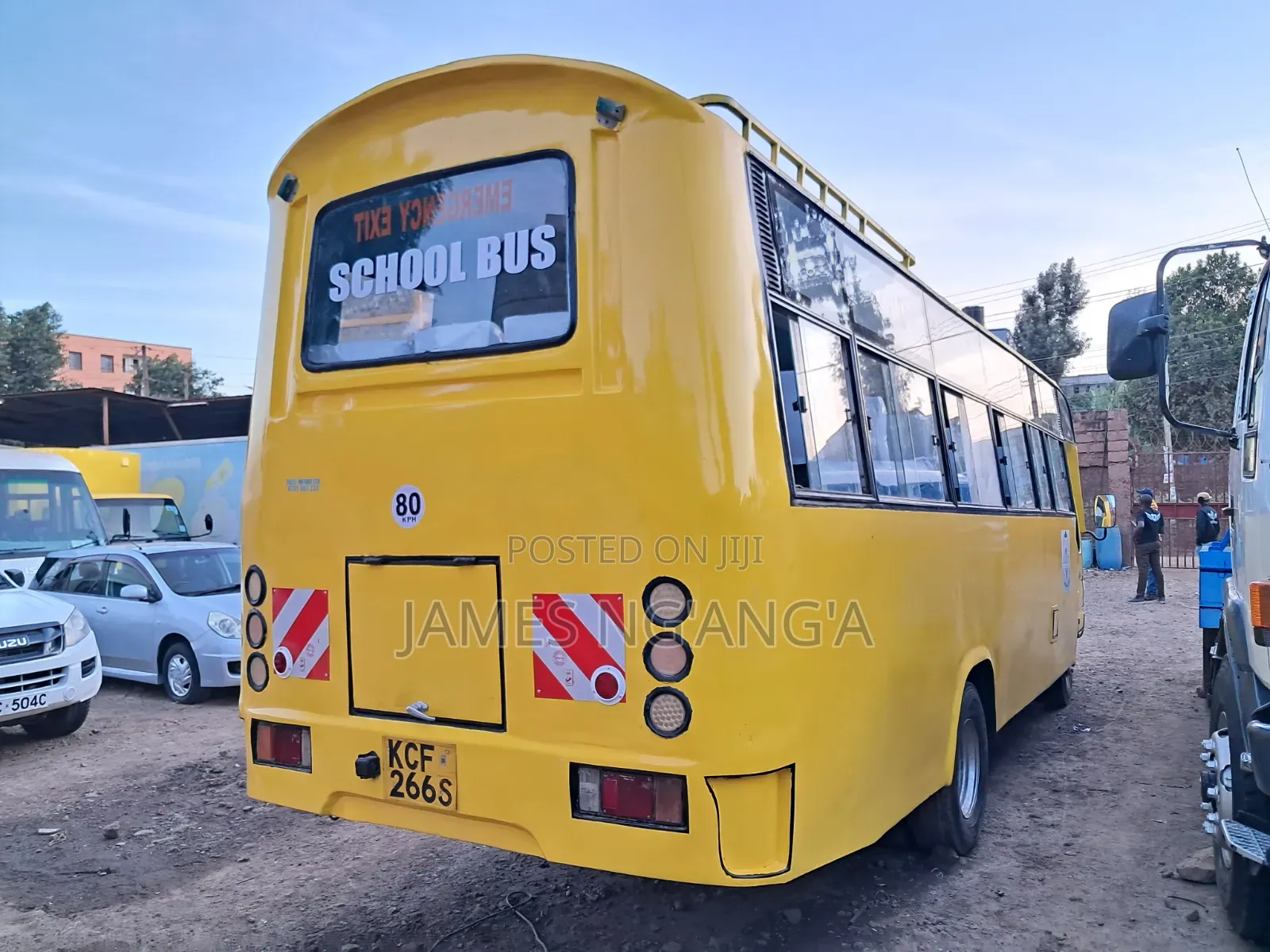 Isuzu NQR 2015 Yellow