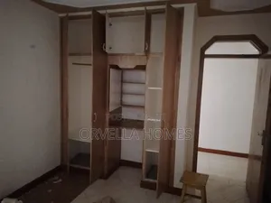 4bdrm Block of Flats in Lavington, Valley Arcade for rent