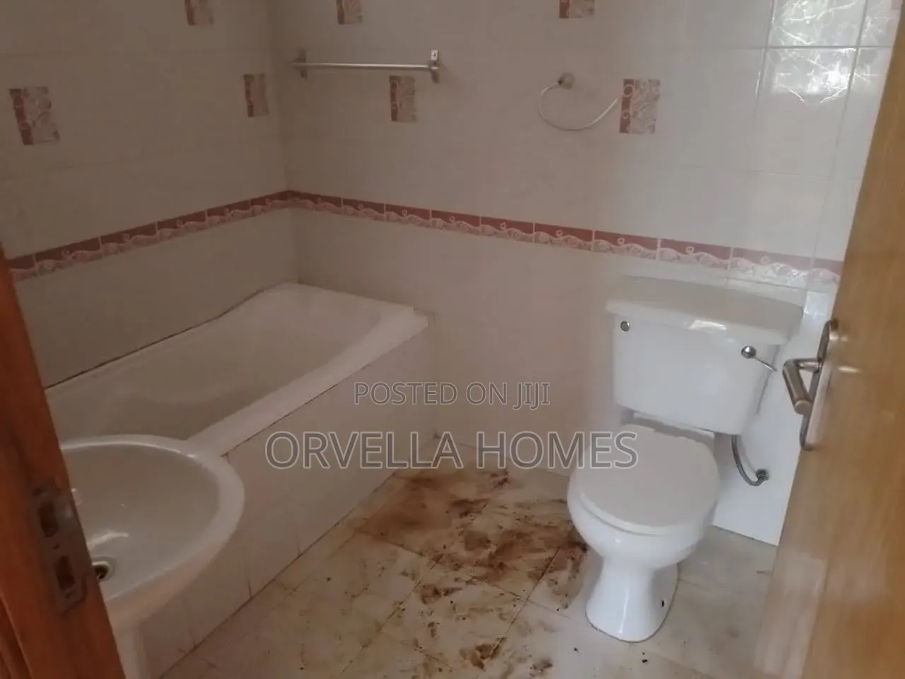 4bdrm Block of Flats in Lavington, Valley Arcade for rent