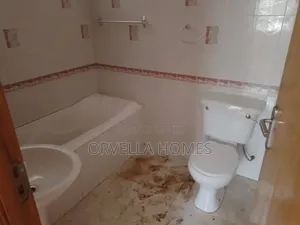 4bdrm Block of Flats in Lavington, Valley Arcade for rent