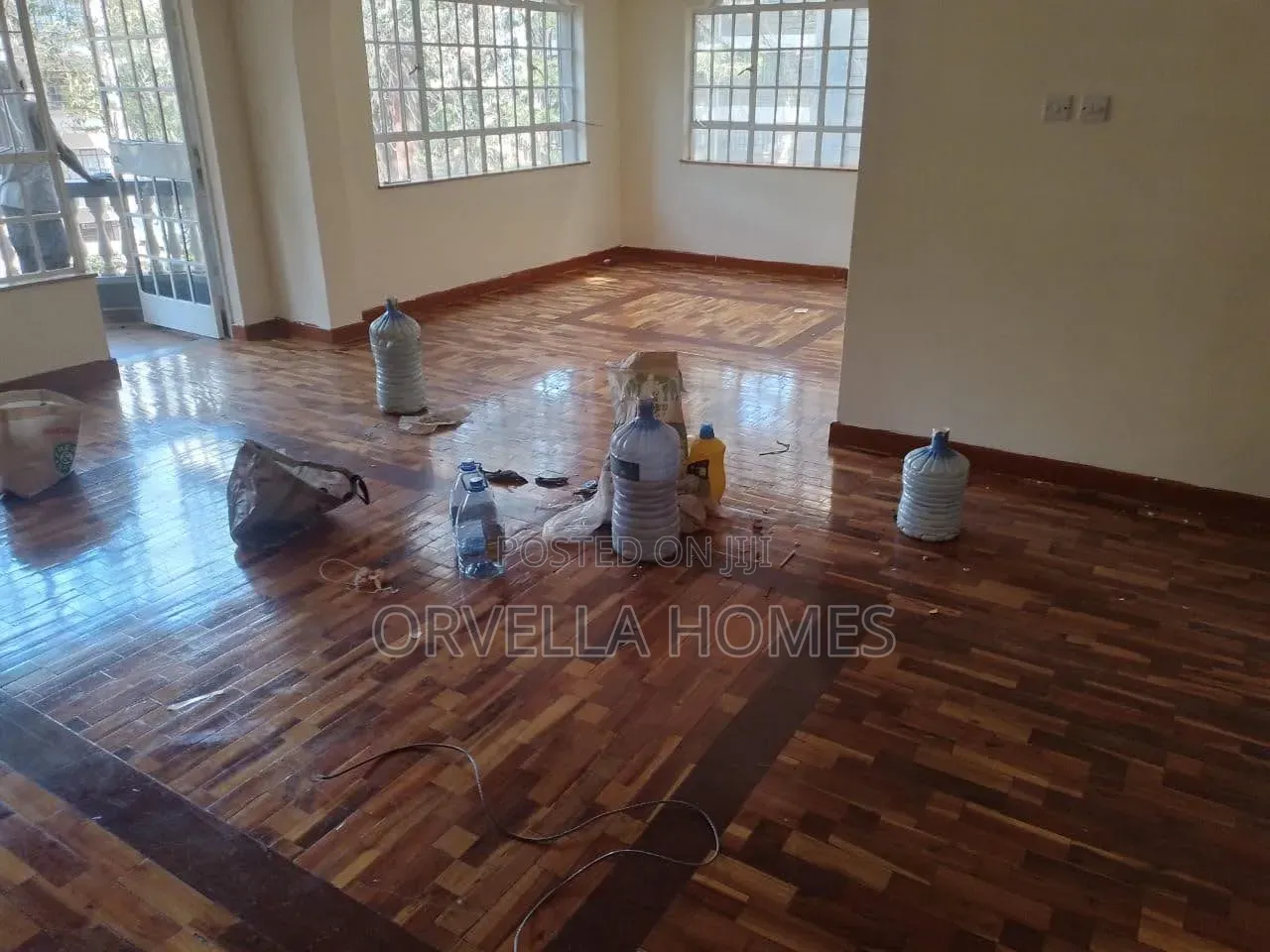 4bdrm Block of Flats in Lavington, Valley Arcade for rent