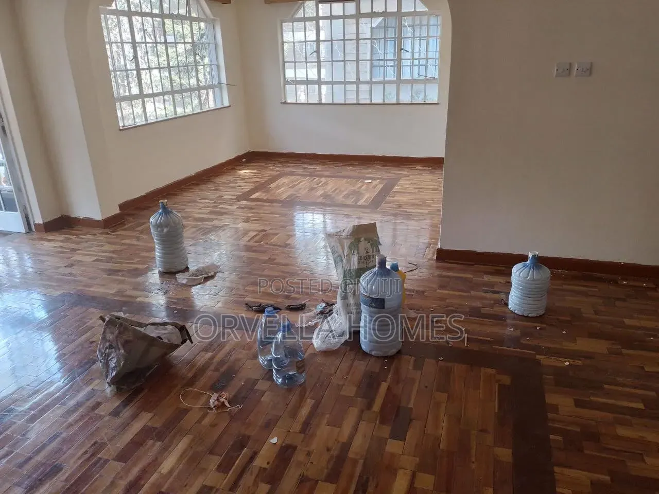 4bdrm Block of Flats in Lavington, Valley Arcade for rent