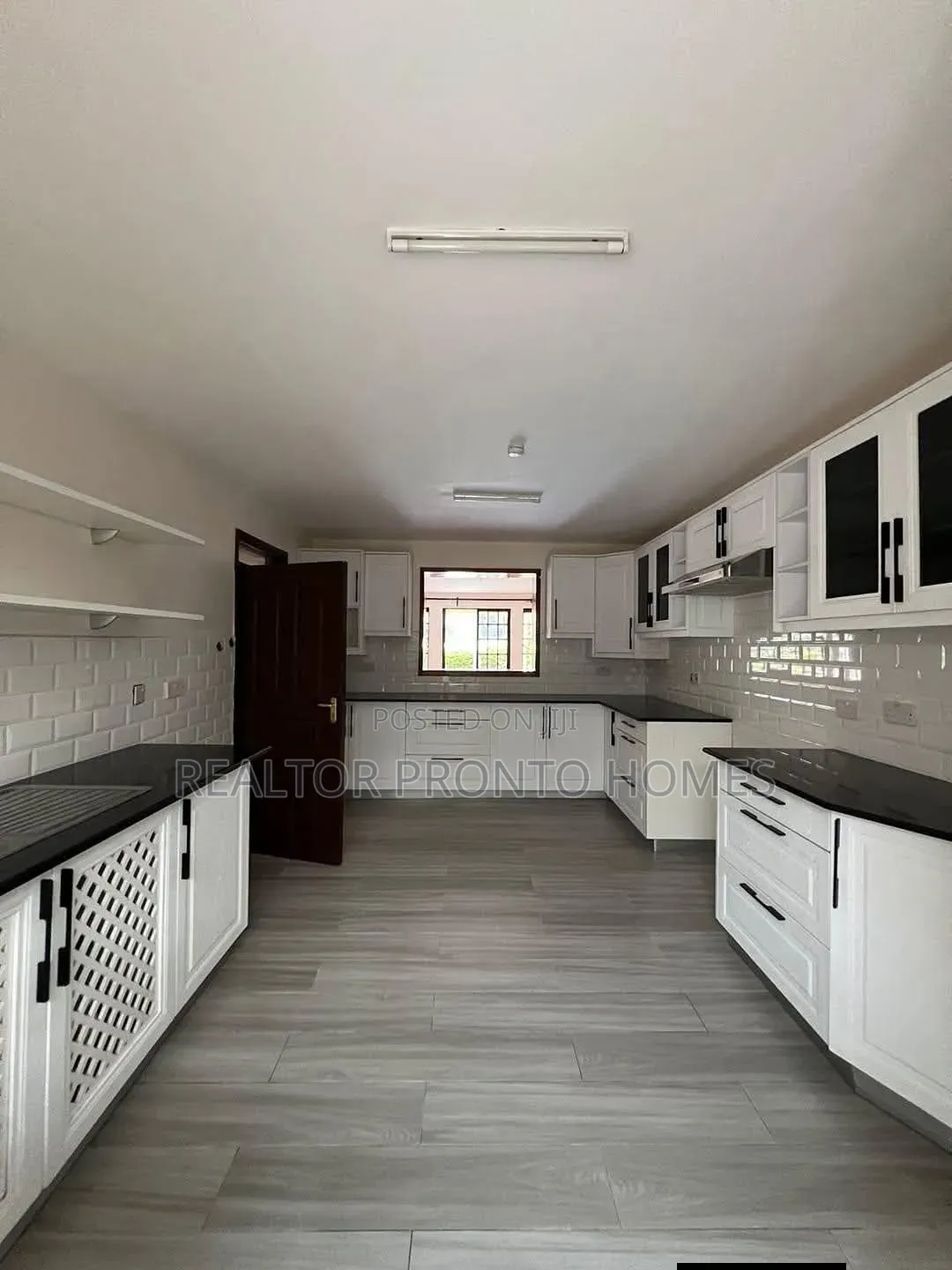 5bdrm Townhouse / Terrace in Lavington, Muthangari for rent