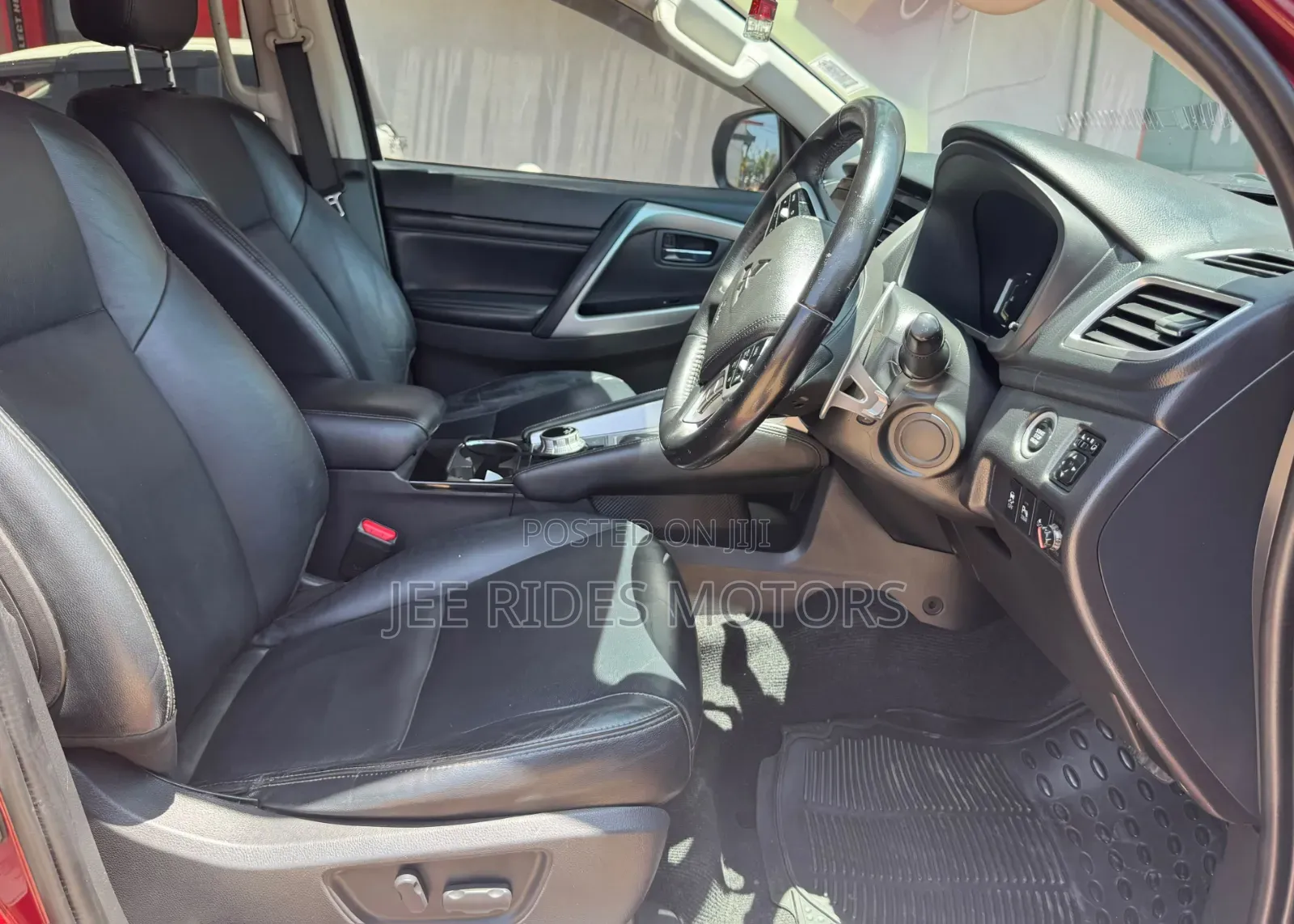 Mitsubishi Pajero 2020 Red