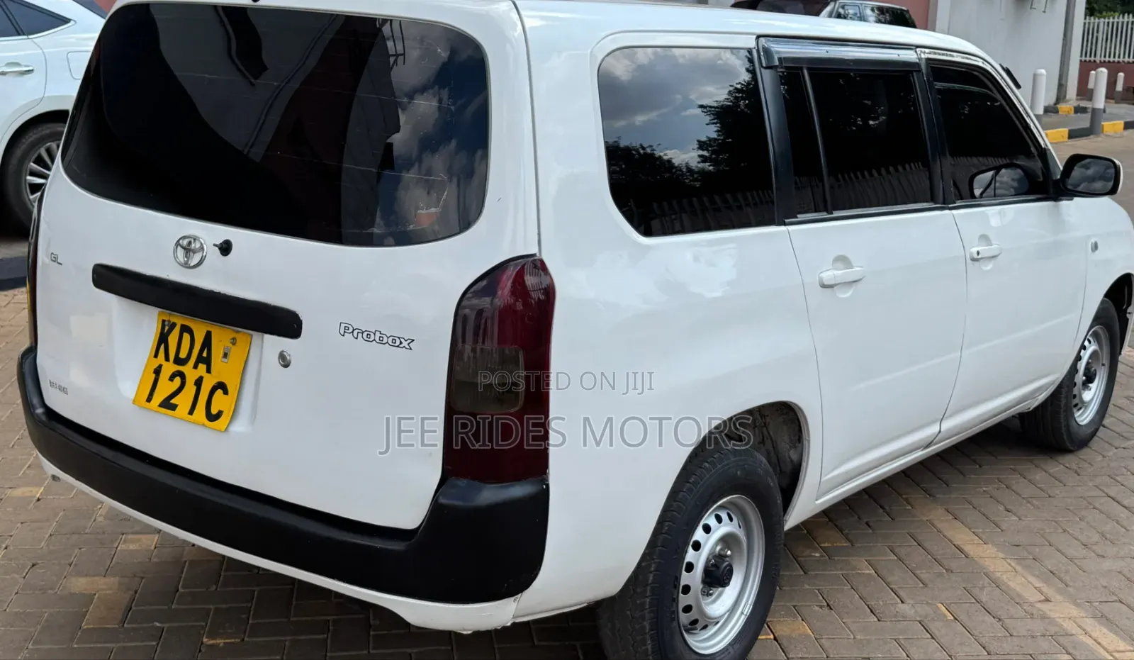 Toyota Axio 2013 Off white