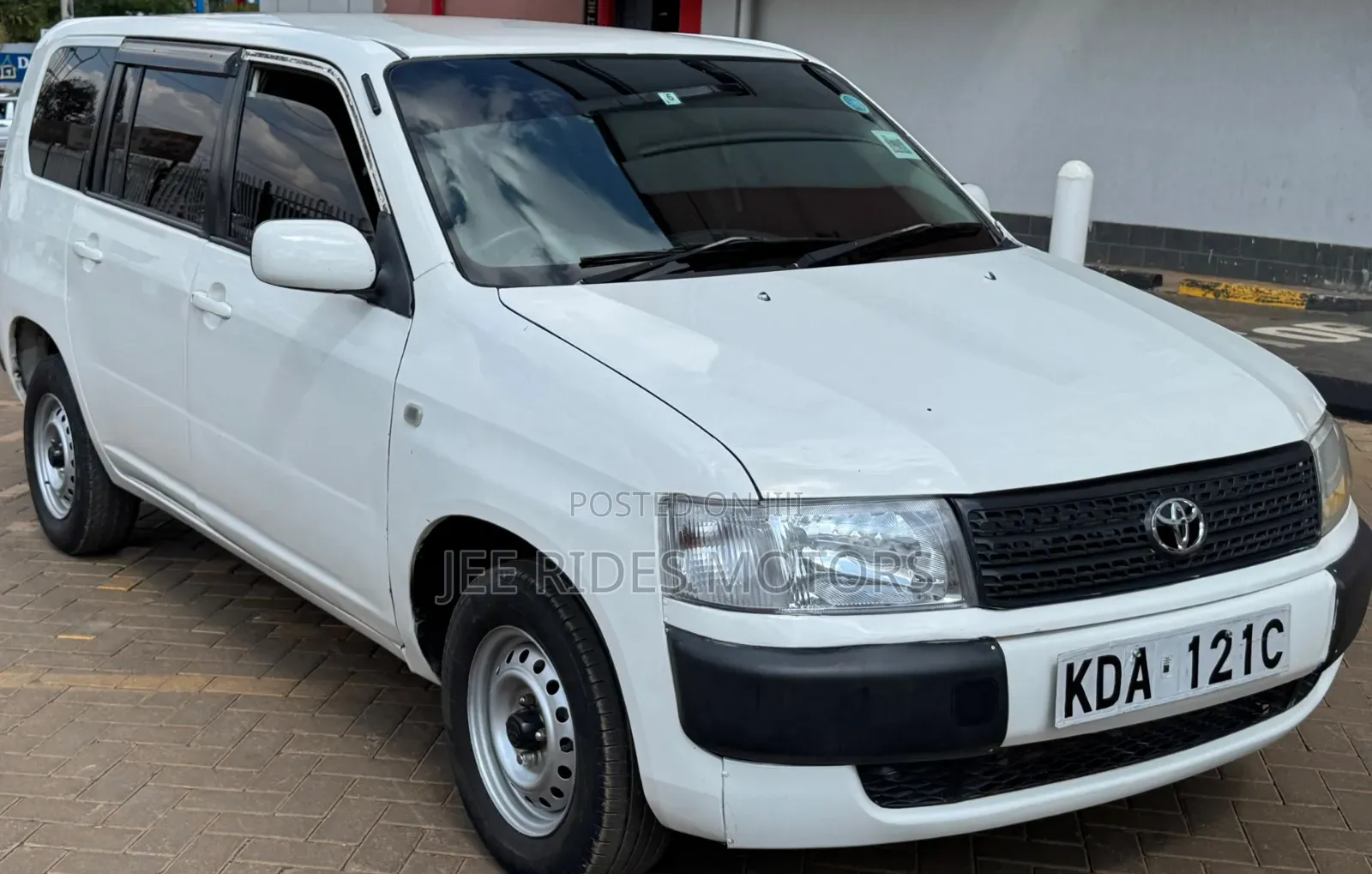 Toyota Axio 2013 Off white