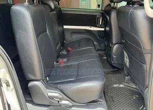 Toyota ISIS 2015 Pearl