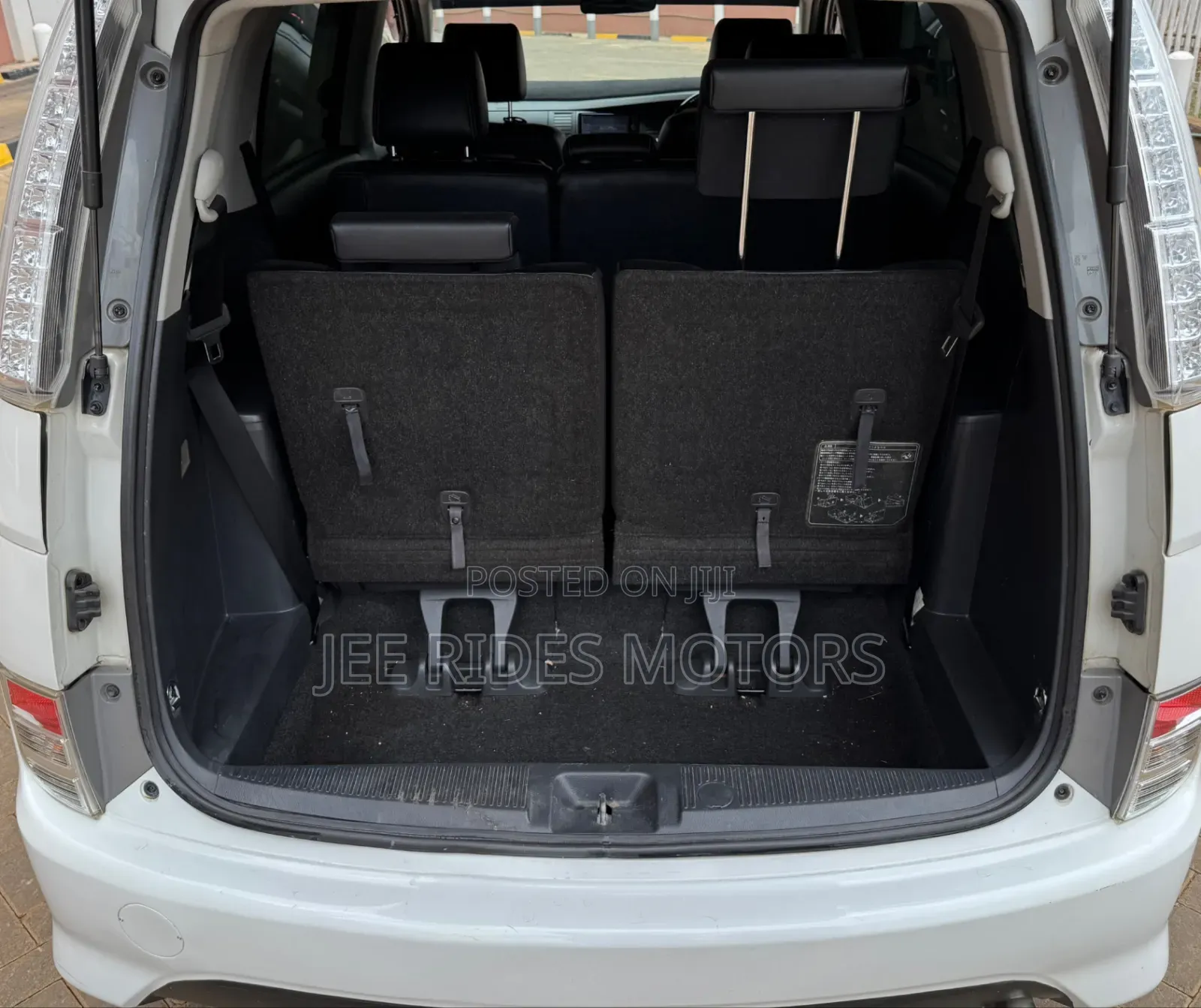 Toyota ISIS 2015 Pearl