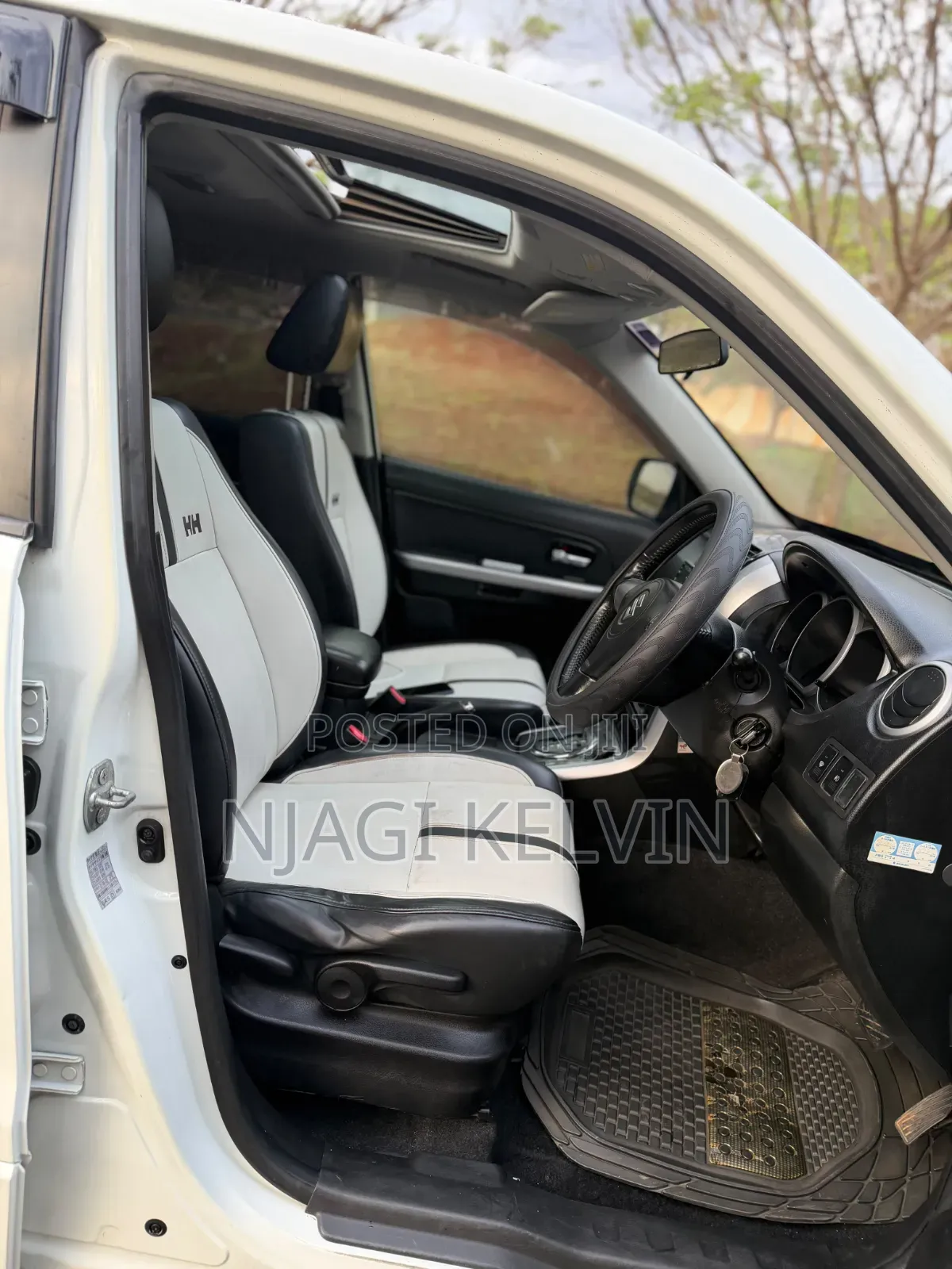 Suzuki Escudo 2010 White