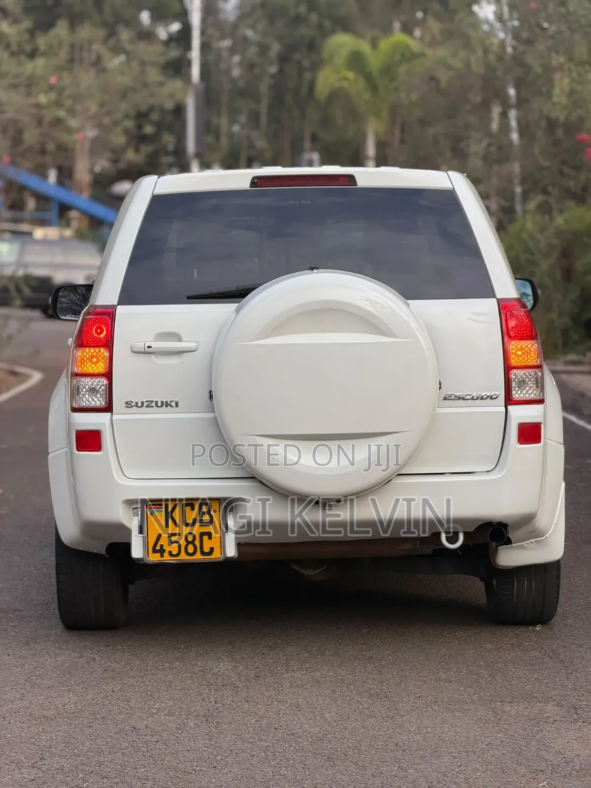 Suzuki Escudo 2010 White