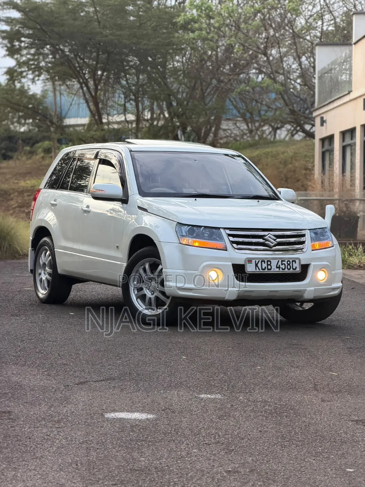 Suzuki Escudo 2010 White