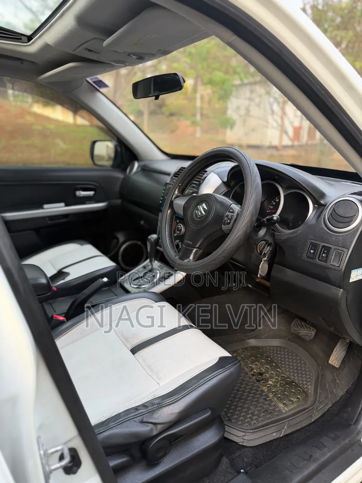 Suzuki Escudo 2010 White