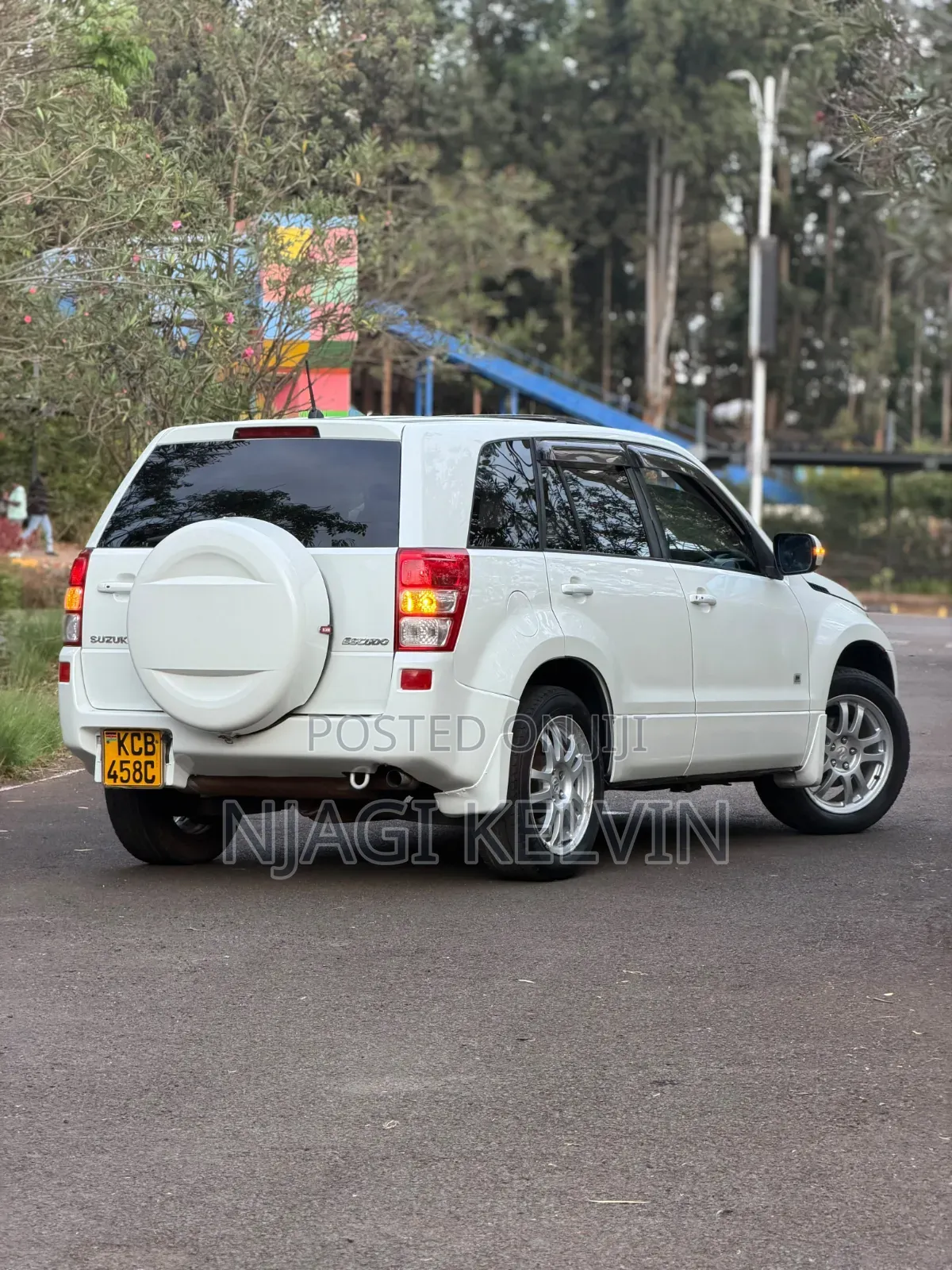 Suzuki Escudo 2010 White