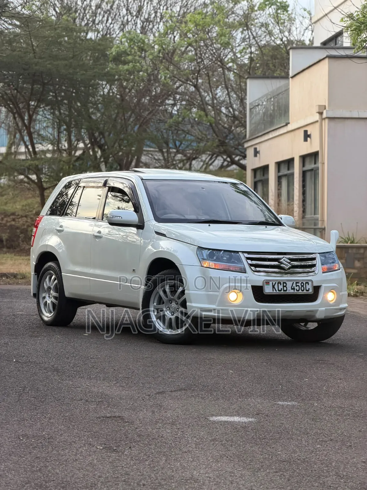 Suzuki Escudo 2010 White