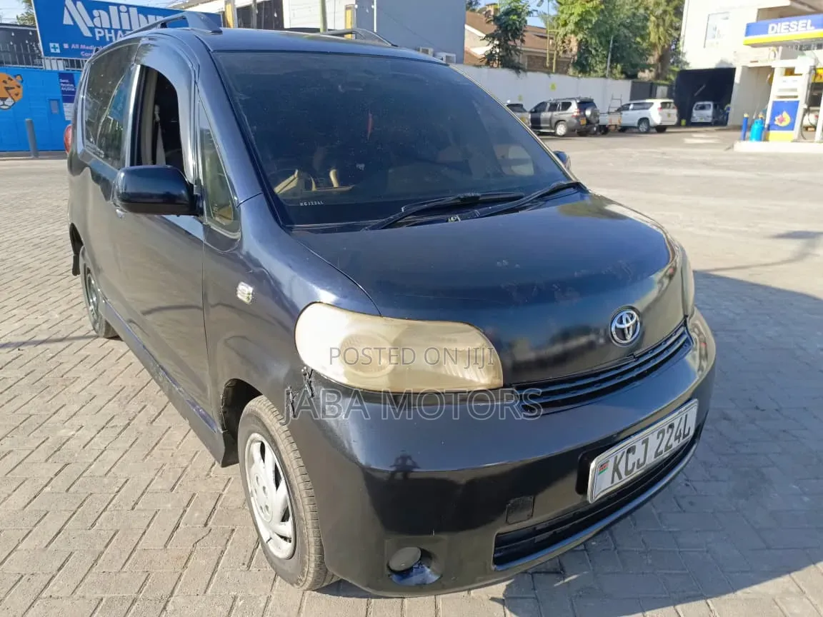 Toyota Porte 2009 Black