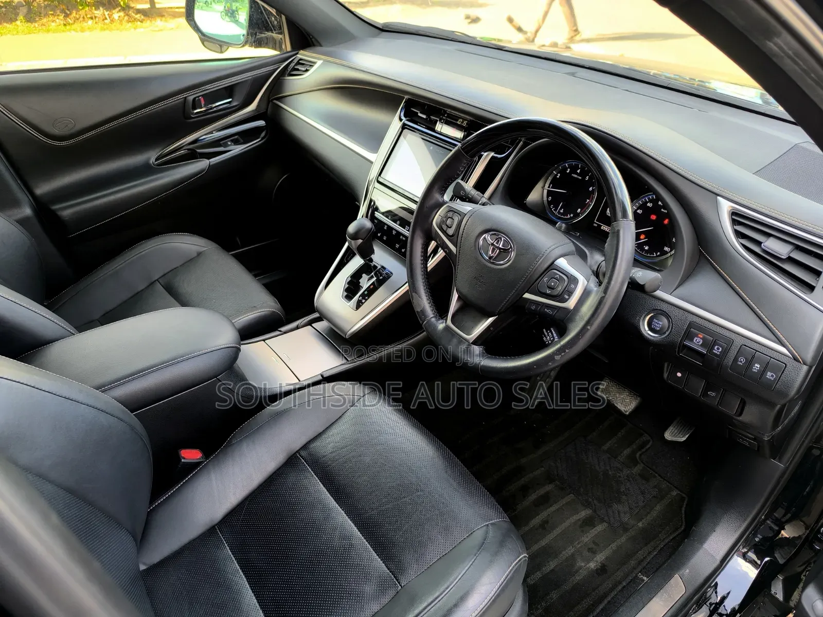 Toyota Harrier 2.0 2019 Black