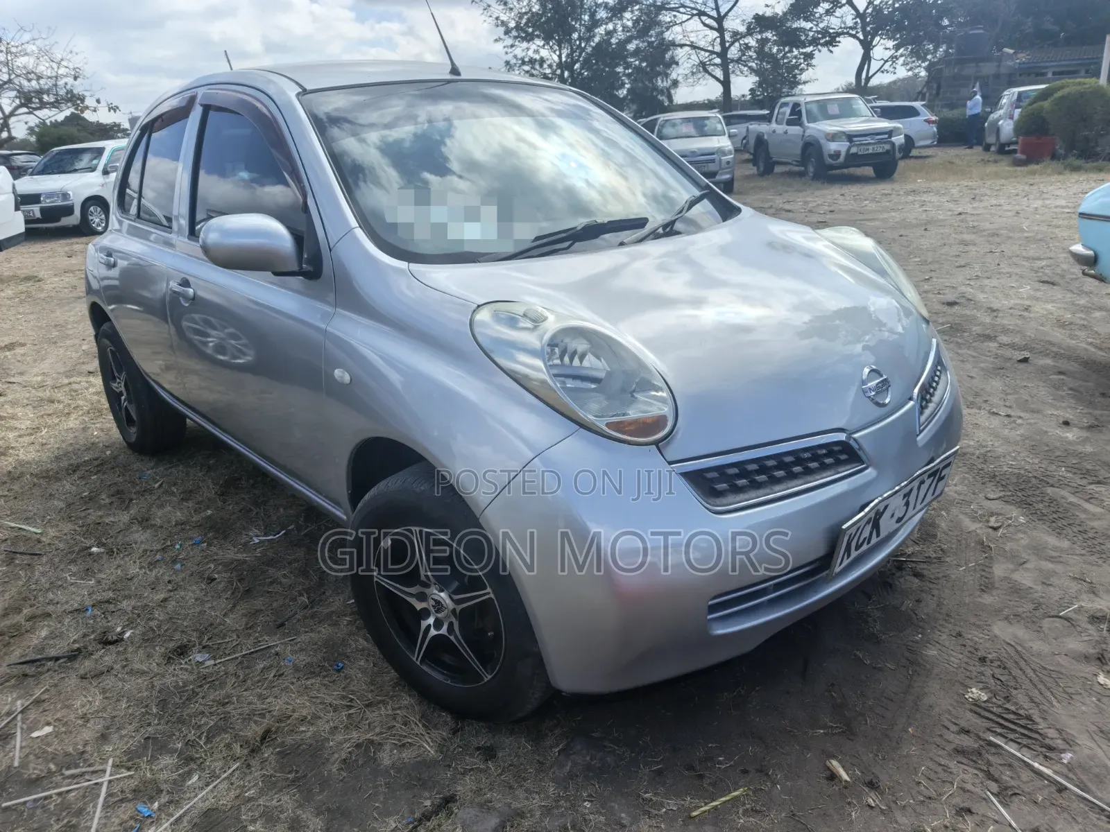 Nissan March 2010 Silver