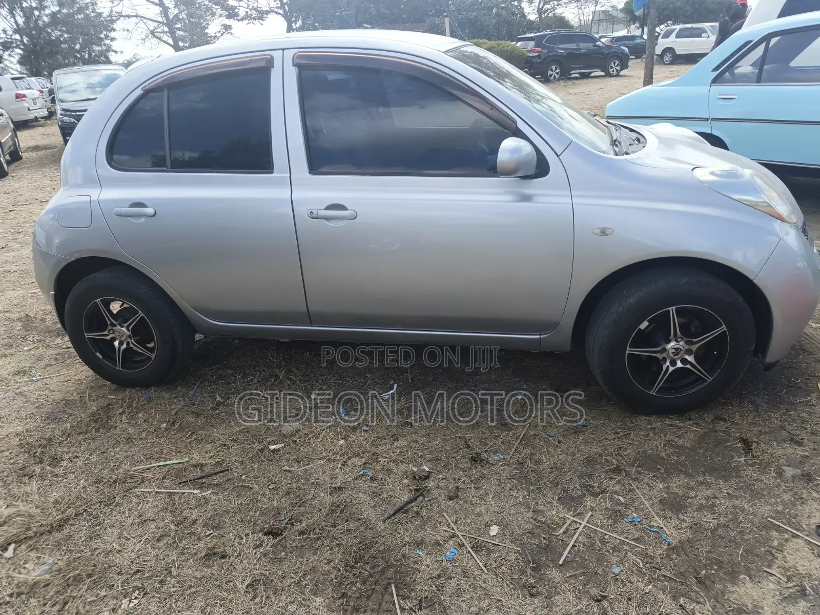 Nissan March 2010 Silver