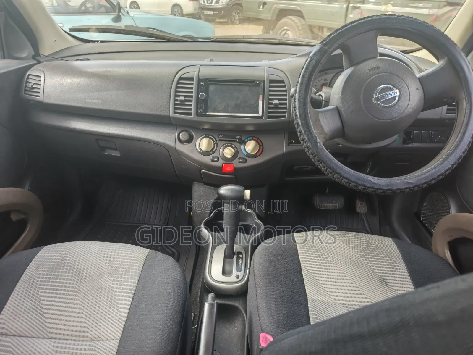 Nissan March 2010 Silver