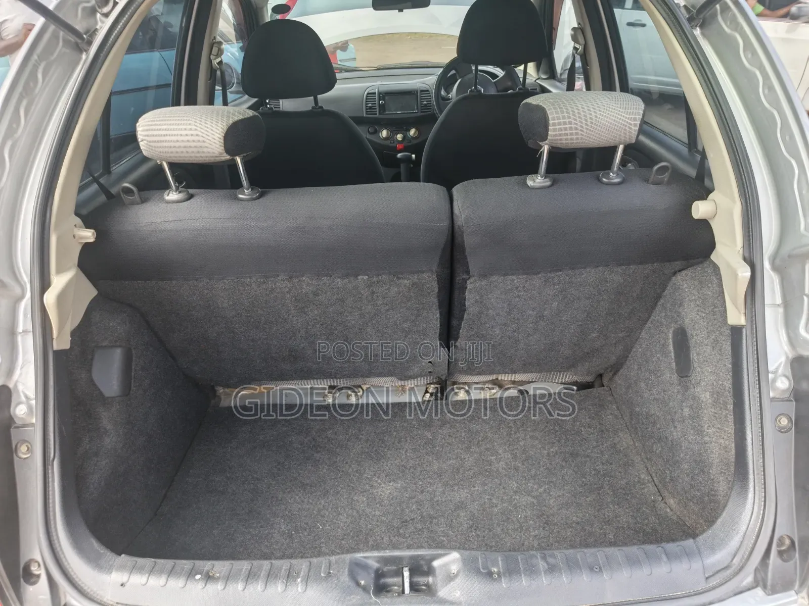 Nissan March 2010 Silver