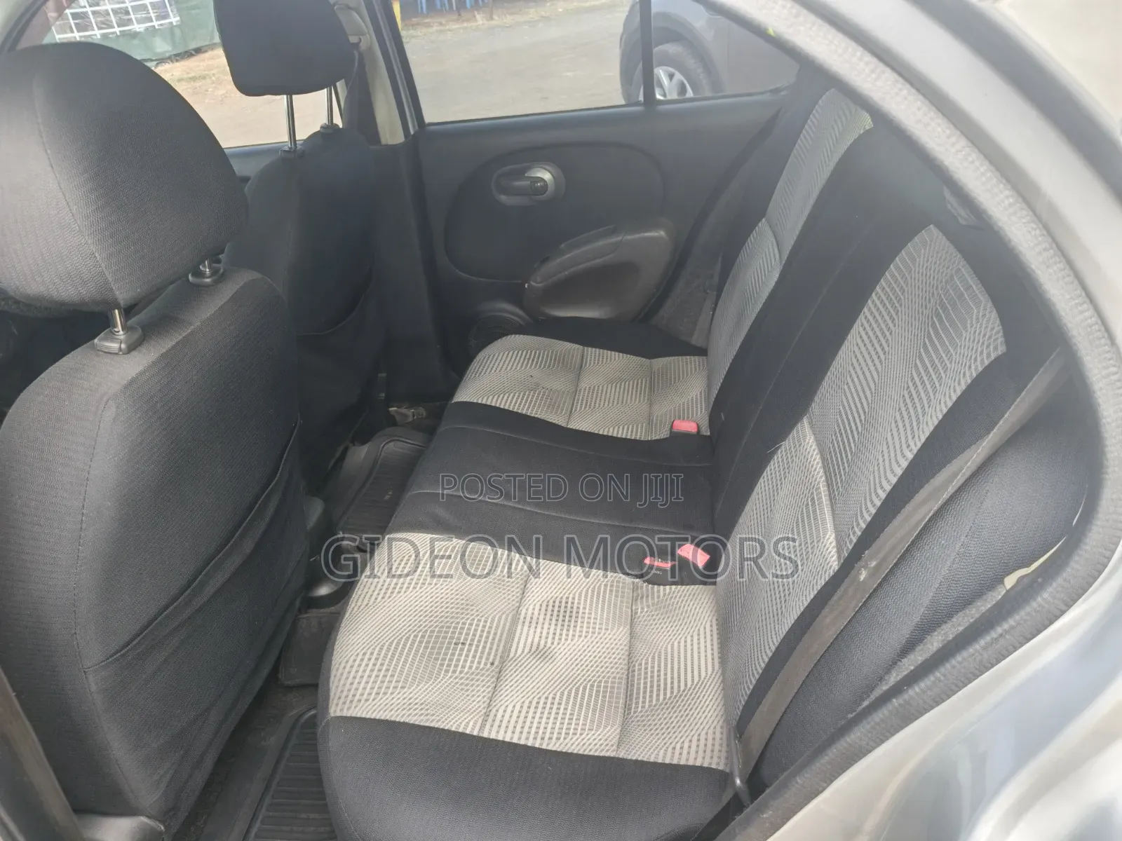 Nissan March 2010 Silver