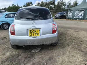 Nissan March 2010 Silver