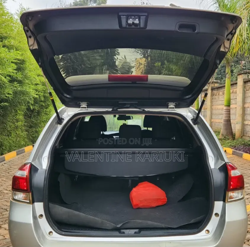 Toyota Corolla Fielder 1.5 Hybrid FWD 2017 Silver