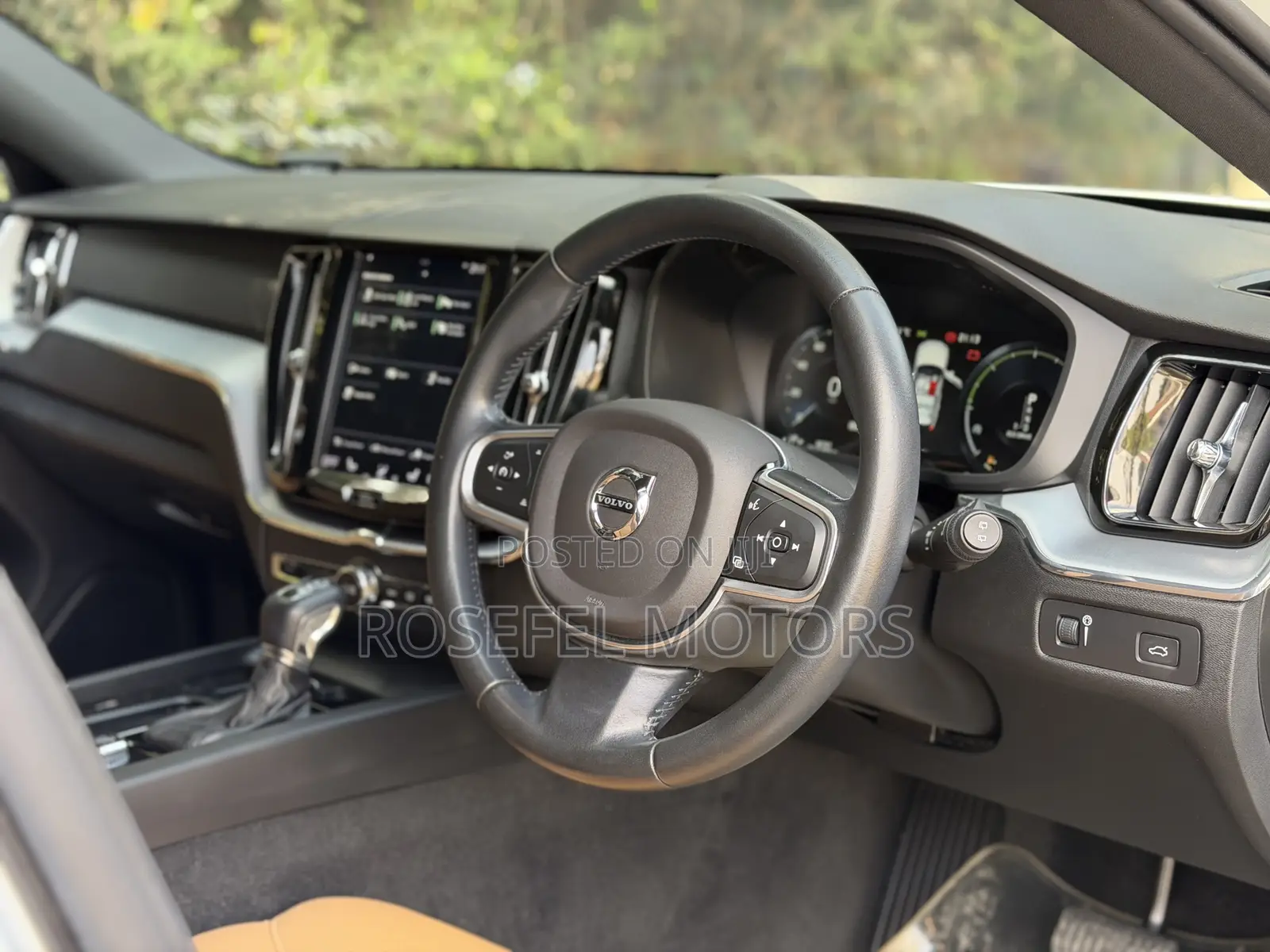 Volvo XC60 2019 White