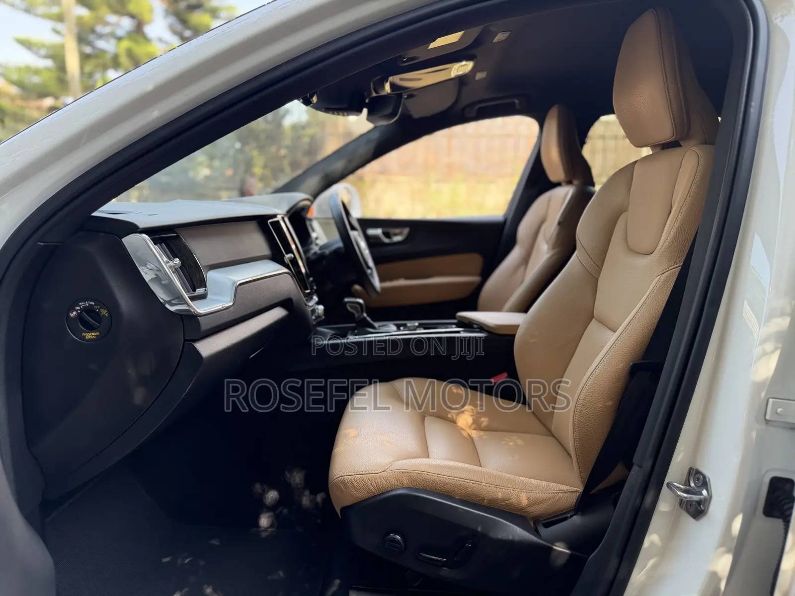 Volvo XC60 2019 White