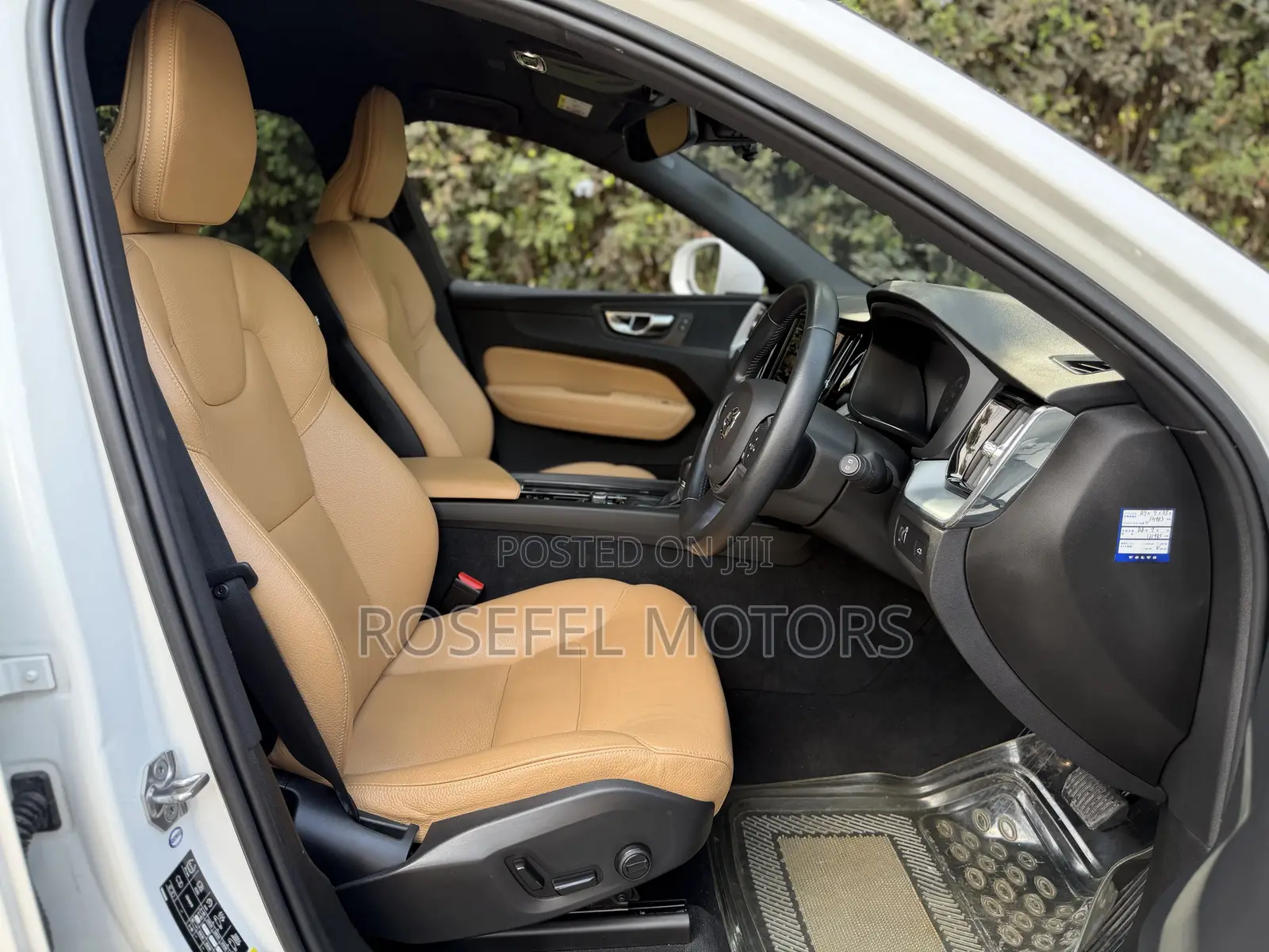 Volvo XC60 2019 White