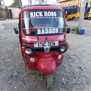 Piaggio 2021 Red